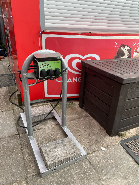 E-Bike-Akkus direkt am Strand
laden